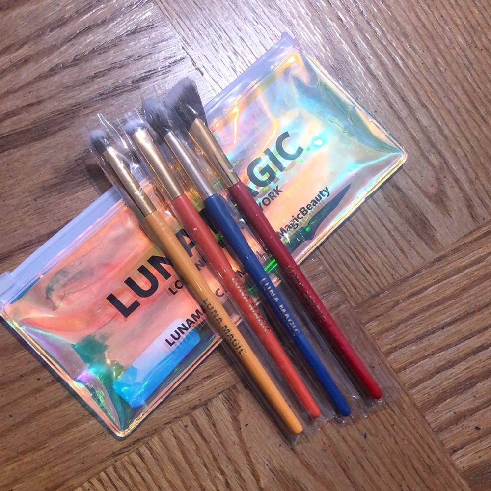 Luna Magic brush kit